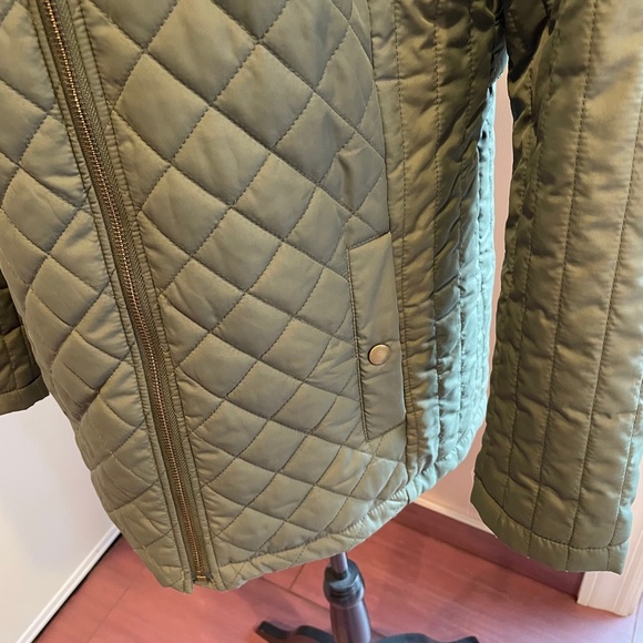 Lands End quilted jacket - Picture 3 of 11